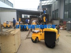 座驾式小型压路机的维护方法