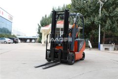 电动叉车在进行堆垛作业时的注意事项，这个必